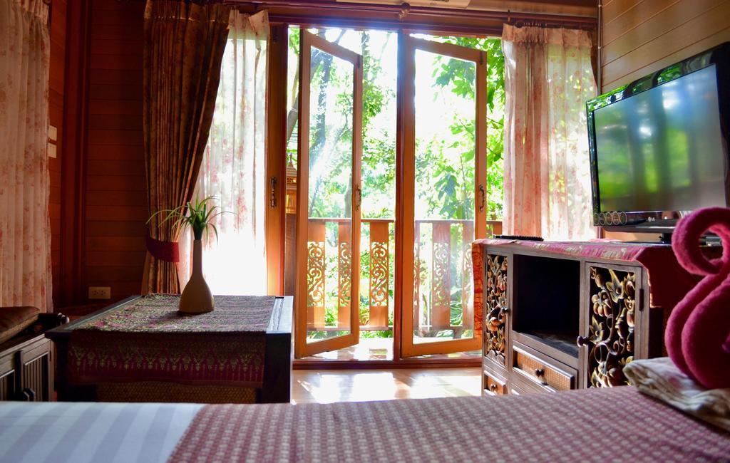 Baifern Homestay Аюттхая Экстерьер фото