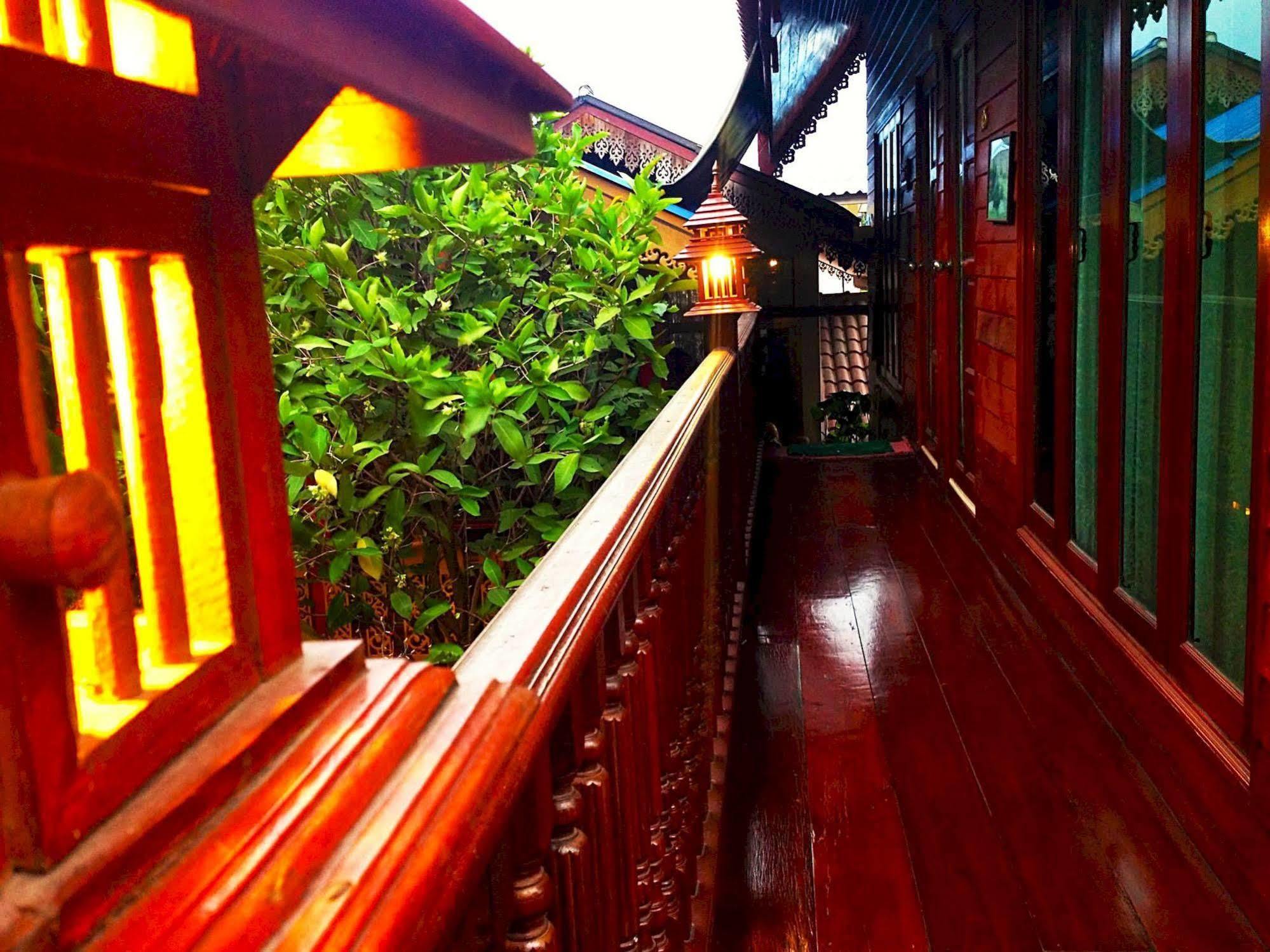 Baifern Homestay Аюттхая Экстерьер фото