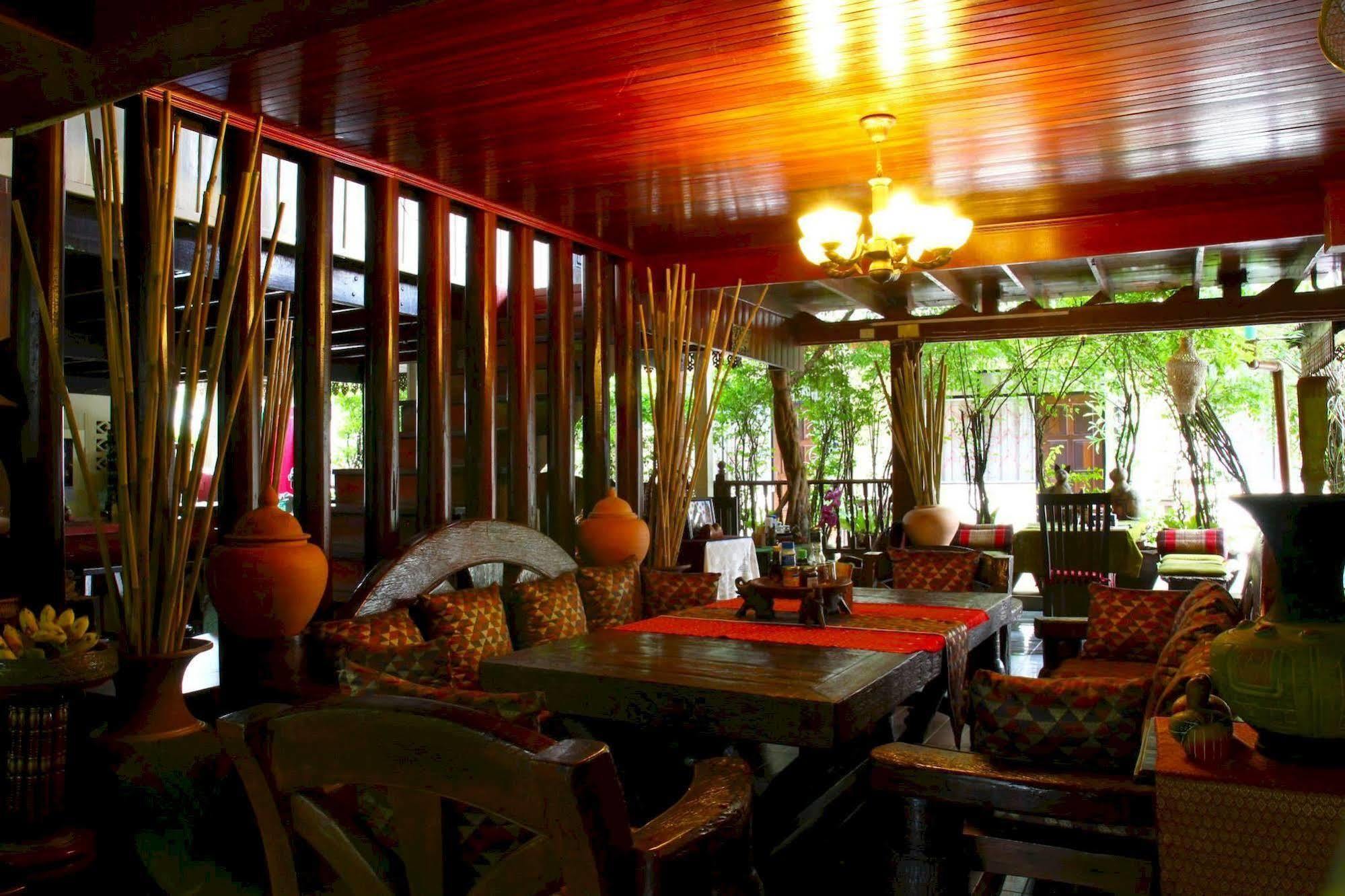 Baifern Homestay Аюттхая Экстерьер фото